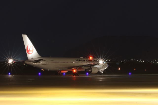 BOEING 767-300 (JA656J) - 12 October 2106:HKD-HND.