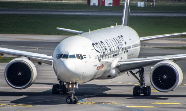 BOEING 777-300ER (VT-ALJ)