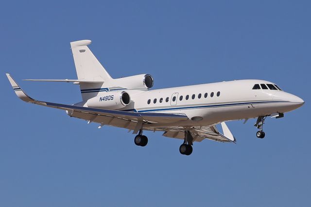 Dassault Falcon 900 (N490S) - Landing. The fist photo of this aircraft in the database. 