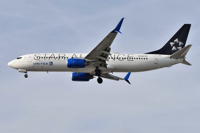 Boeing 737-800 (N14219) - 23-L 12-02-21