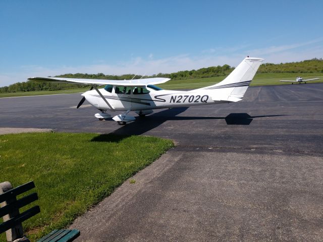 Cessna Skylane (N2702Q) - KHAO tarmac