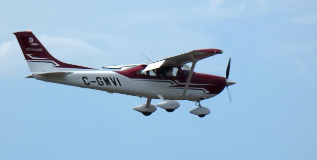 Cessna Skylane (C-GWVI) - About to touch down is this 2017 Cessna 182T Skylane from the Spring of 2024.