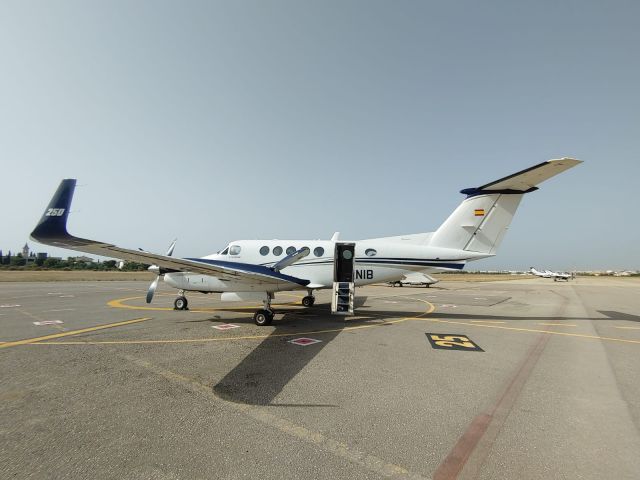 Beechcraft Super King Air 200 (EC-NIB)