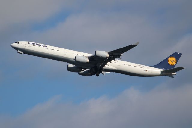 Airbus A340-600 (D-AIHF)