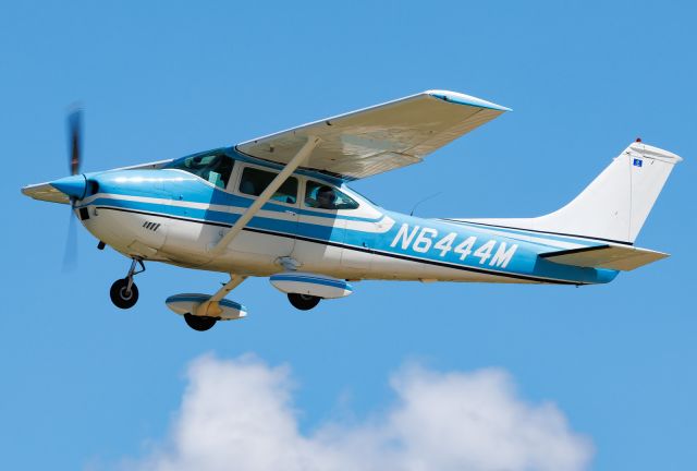 Cessna Skylane (N6444M)