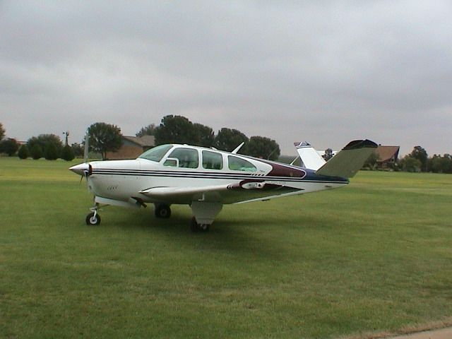 Beechcraft 35 Bonanza (N38BT)