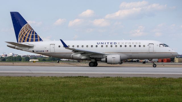 Embraer 170/175 (N859RW)