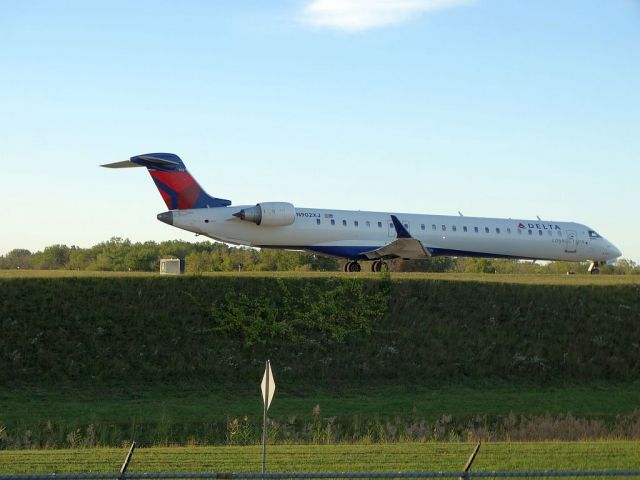 Canadair Regional Jet CRJ-900 (N902XJ)