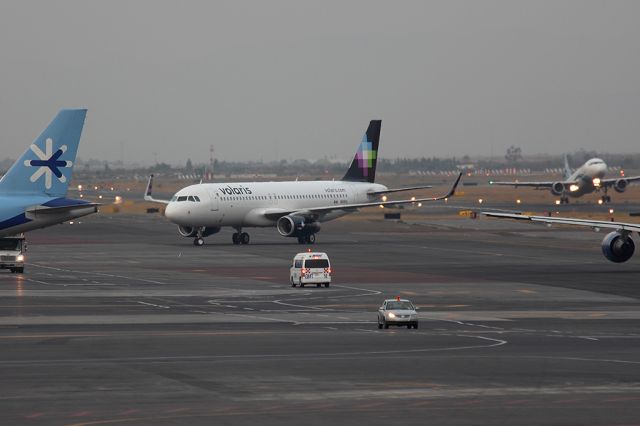 Airbus A320 (N519VL) - New plane and new sharklets!!!!