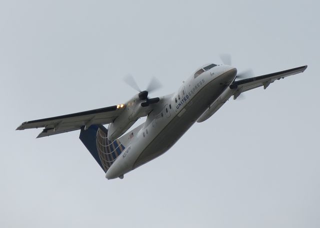 de Havilland Dash 8-100 (N374PH) - United Express