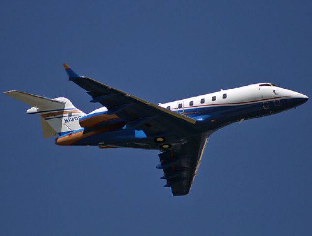 Bombardier Challenger 300 (N130CH)