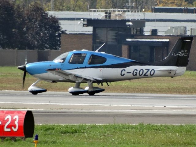 Cirrus SR22 Turbo (C-GOZO)