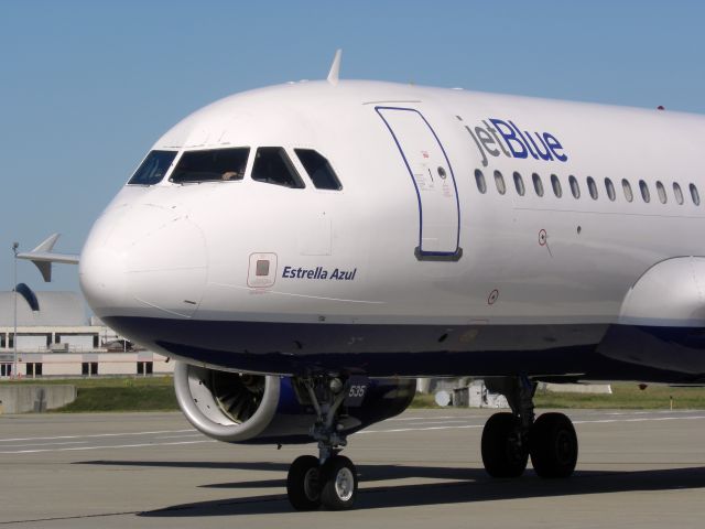 Airbus A320 (N535JB)
