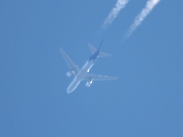 BOEING 767-300 (N274FE)