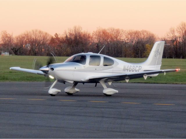 Cirrus SR-22 (N468CP) - Holding short of runway 34.