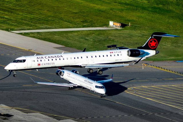 Canadair Regional Jet CRJ-900 (C-FJJZ)