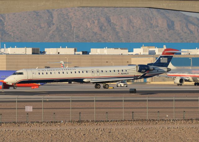 Canadair Regional Jet CRJ-900 (N244LR)