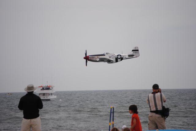 North American P-51 Mustang —