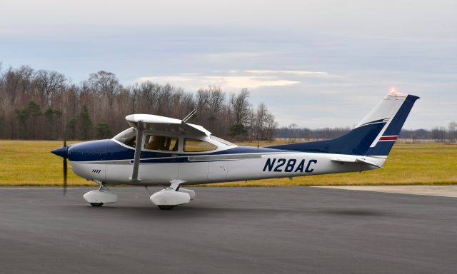 Cessna Skylane (N28AC) - Cessna 182P Skylane N28AC in Bluffton, OH
