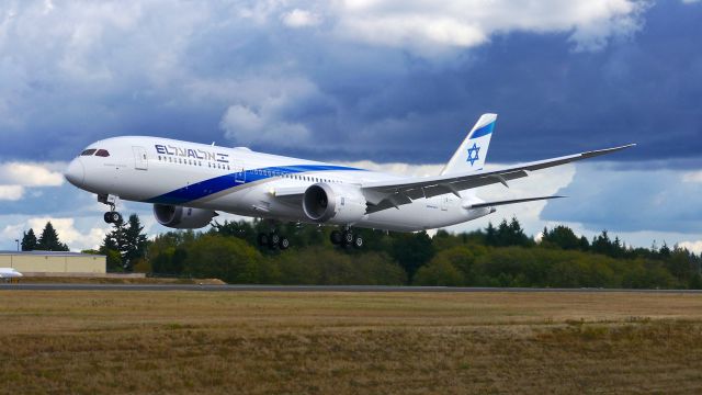 Boeing 787-9 Dreamliner (4X-EDB) - BOE616 on short final to Rwy 34L to complete a B1 flight on 9.21.17. (ln 616 / cn 42117).