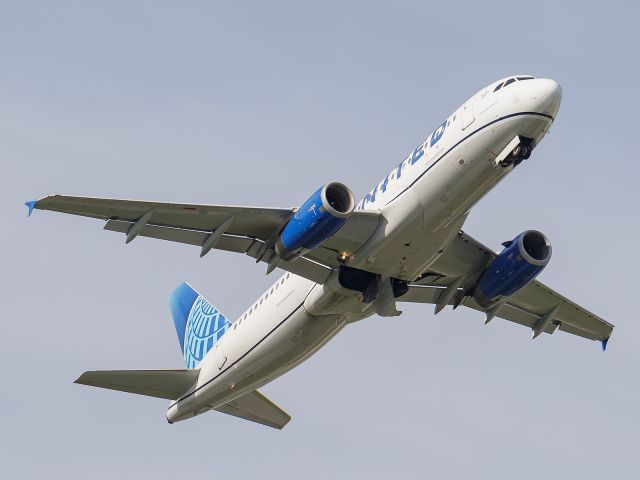Airbus A320 (N445UA) - After diverting into KSBN for a ground stop at ORD, This A320 is seen finally departing KSBN.