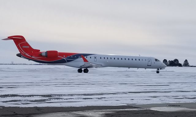 Canadair Regional Jet CRJ-900 (N890D)