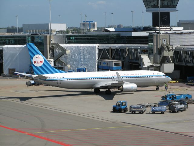 Boeing 737-800 (PH-BXA)