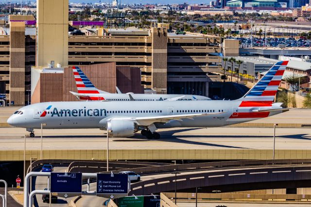 Boeing 787-9 Dreamliner (N822AN) - An American Airlines 787-9 taxiing at PHX on 2/24/23. Taken with a Canon R7 and Canon EF 100-400 ii lens.