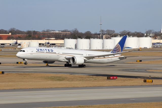 BOEING 787-10 Dreamliner (N12004)