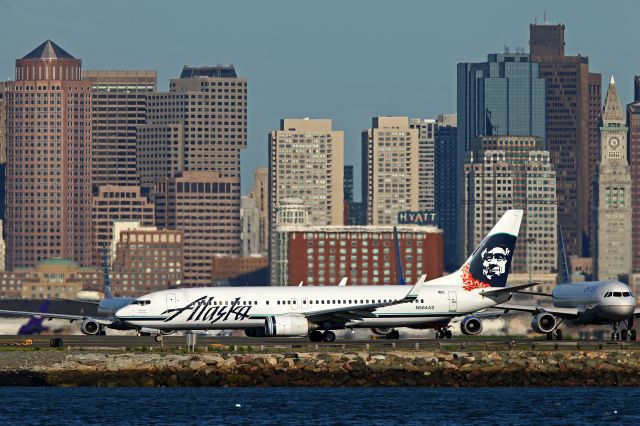 Boeing 737-800 (N564AS)