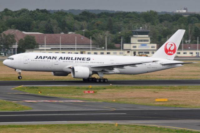 Boeing 777-200 (JA706J)