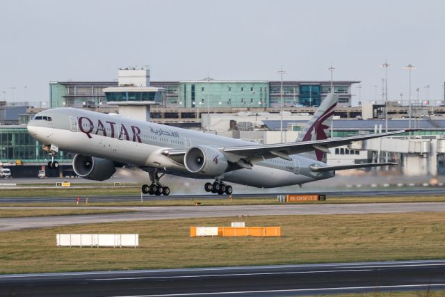 BOEING 777-300ER (A7-BAH) - QTR28 on the way back home to Doha.