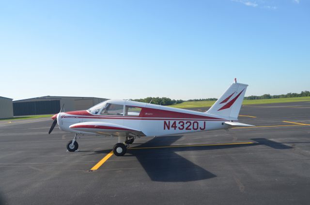 Piper Cherokee (N4320J)