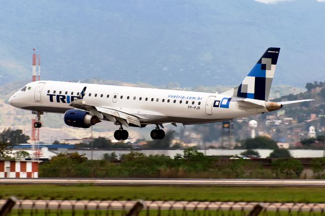 Embraer ERJ-190 (PP-PJR)