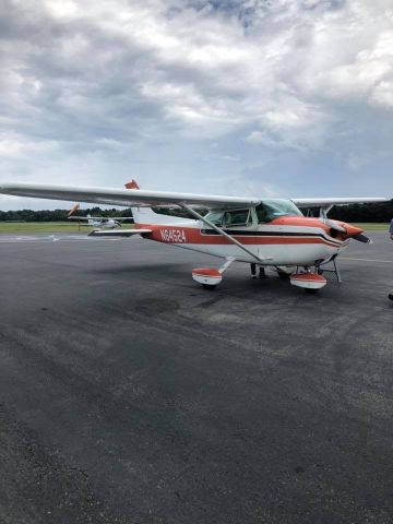 Cessna Skyhawk (N64524) - KOAJ Ramp 7-17-2018