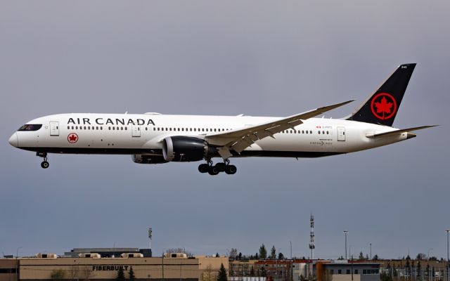 Boeing 787-9 Dreamliner (C-FRTG)