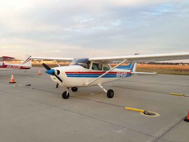 Cessna Skyhawk (N54120)