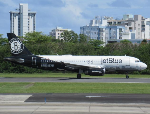 Airbus A320 (N633JB)
