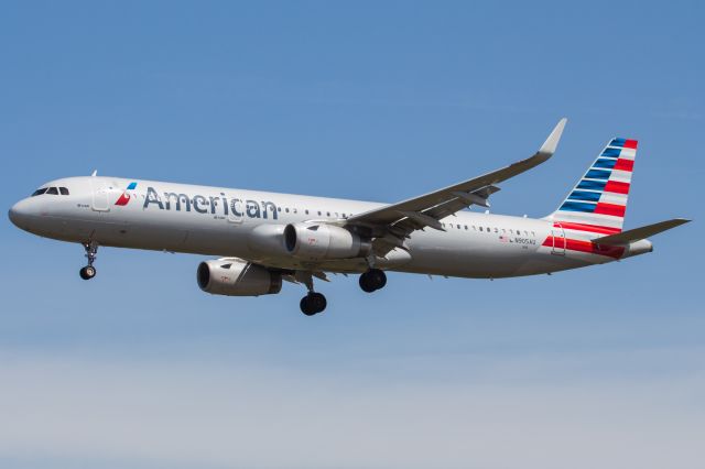 Airbus A321 (N905AU)