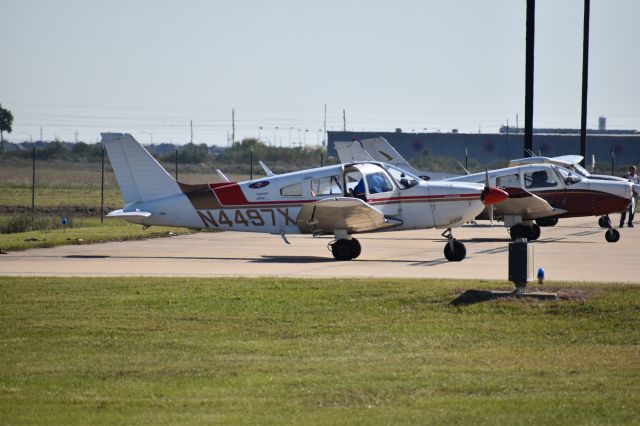 Piper Cherokee (N4497X)