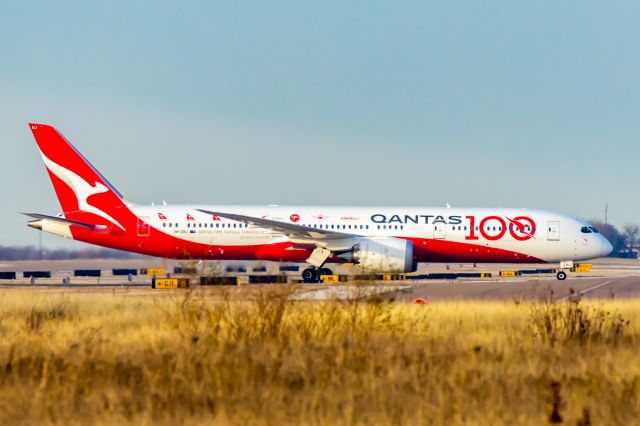 Boeing 787-9 Dreamliner (VH-ZNJ) - Qantas 787-9 in 100th anniversary special livery taxing at DFW on 12/28/22. Taken with a Canon R7 and Tamron 150-600 G2 lens.