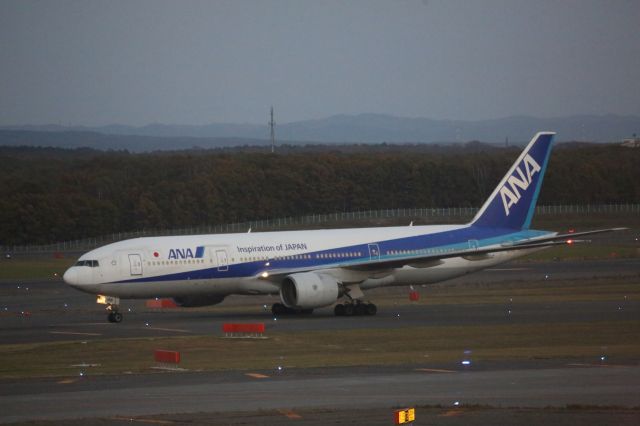 Boeing 777-200 (JA8199)