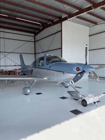 Cirrus SR-22 (N939WB)