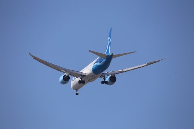 Boeing 787-9 Dreamliner (G-CKWP)