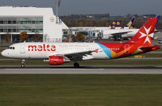 Airbus A320 (9H-AEK)