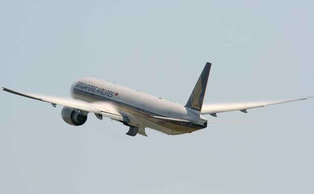 BOEING 777-300ER (9V-SWF)