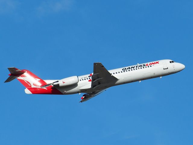 Fokker 100 (VH-NHO) - Fokker 100 QantasLink VH-NHO YPPH 17/03/18.