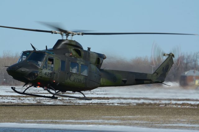 CICARE CH-14 Aguilucho (14-6425) - CH-146 425, 438sqn, RCAF