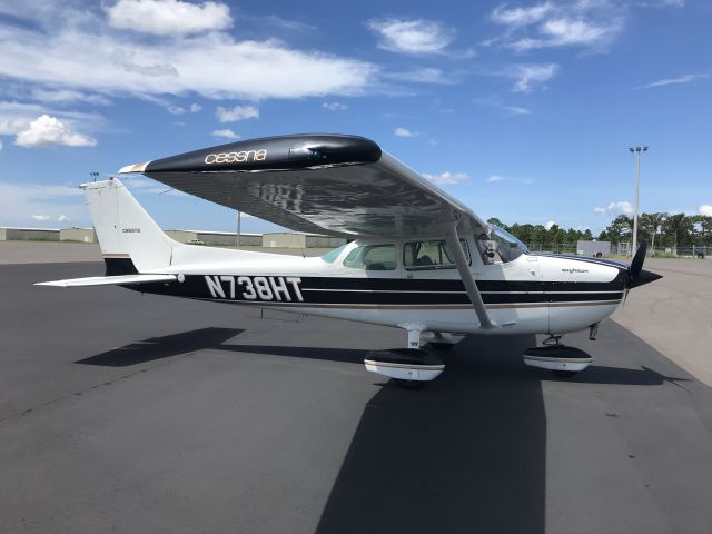 Cessna Skyhawk (N738HT)