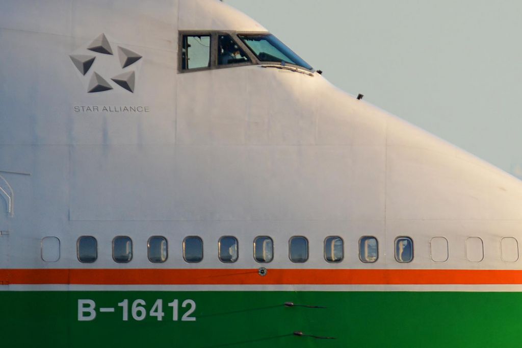 Boeing 747-400 (B-16412)